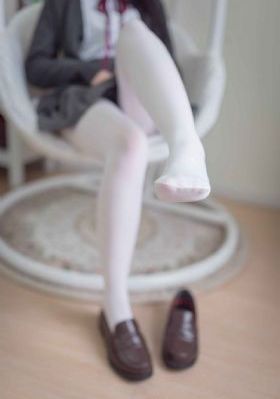 欧美穿搭黑白配_蓝光在线手机播放